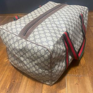 VINTAGE GUCCI DUFFLE BAG
